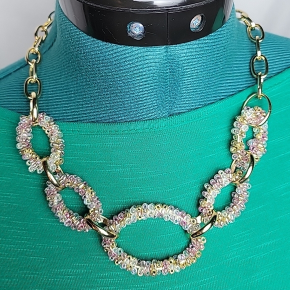 Elegant Gold and Pink Chain Necklace - Picture 1 of 6